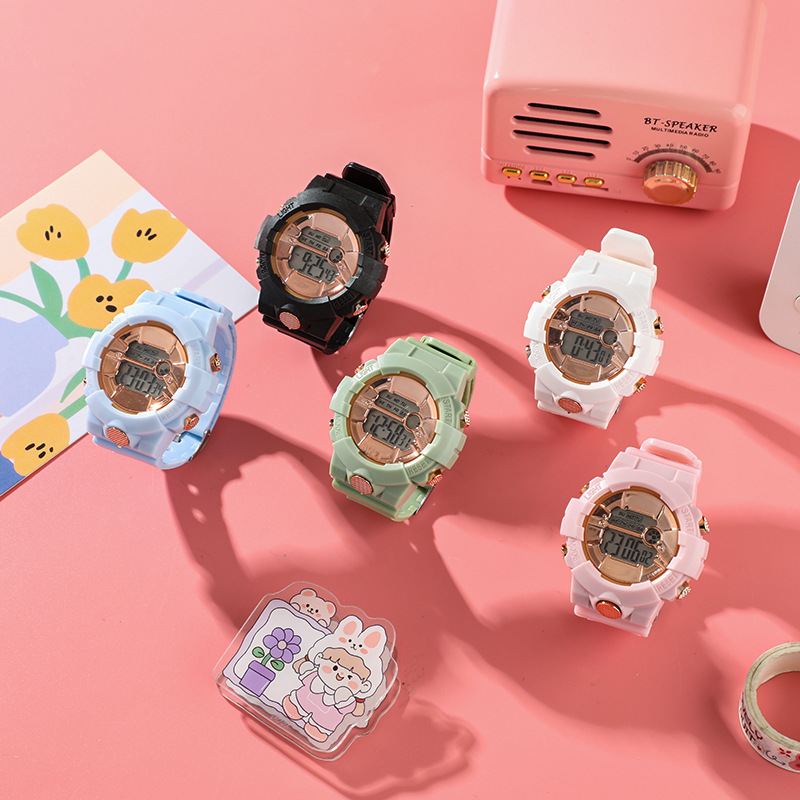 Nuevo reloj electrónico de colores dulces para mujer, multifuncional, luminoso, moderno, elegante, reloj electrónico para estudiantes, venta al por mayor del fabricante para hombres
