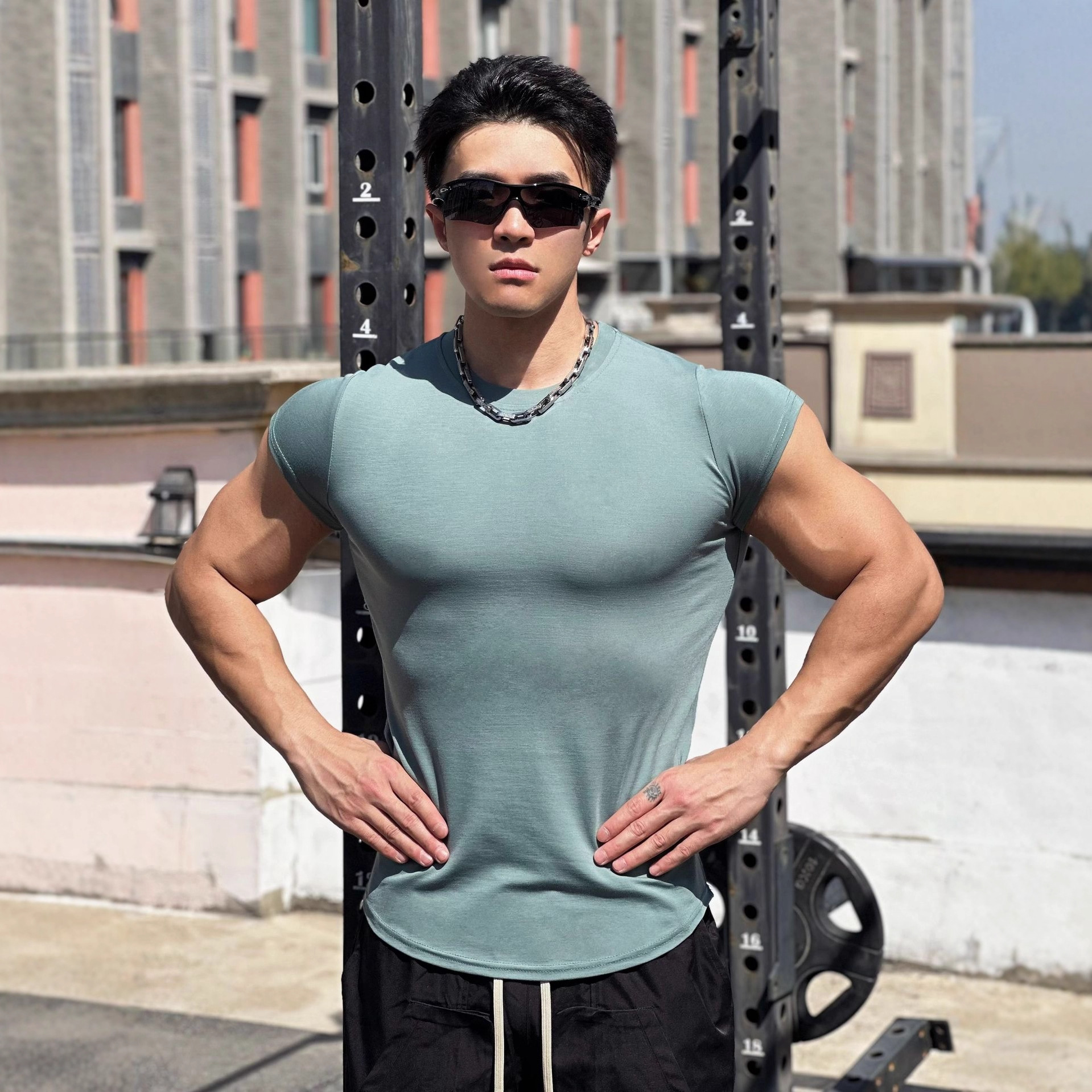 새로운 미국 근육 스포츠 하프 타이트 피트니스 반팔 남자 농구 가을 달리기 훈련 면 스포츠 티셔츠