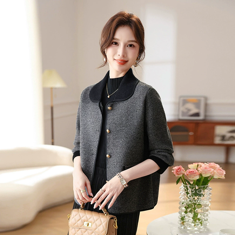 Мама весенняя одежда короткая куртка среднего возраста женская весна и осень 2025 новая средняя и пожилая иностранная одежда