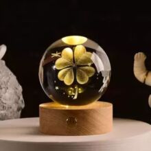 银河系太阳系雨云宇航员发光水晶球小夜灯送闺蜜生日礼物摆件