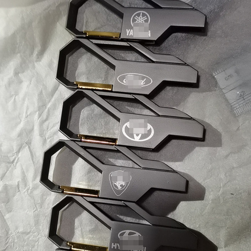 Manufacturer sells metal key chains, key chains, car pendants, advertising gifts, LOGO engraving, dropshipping