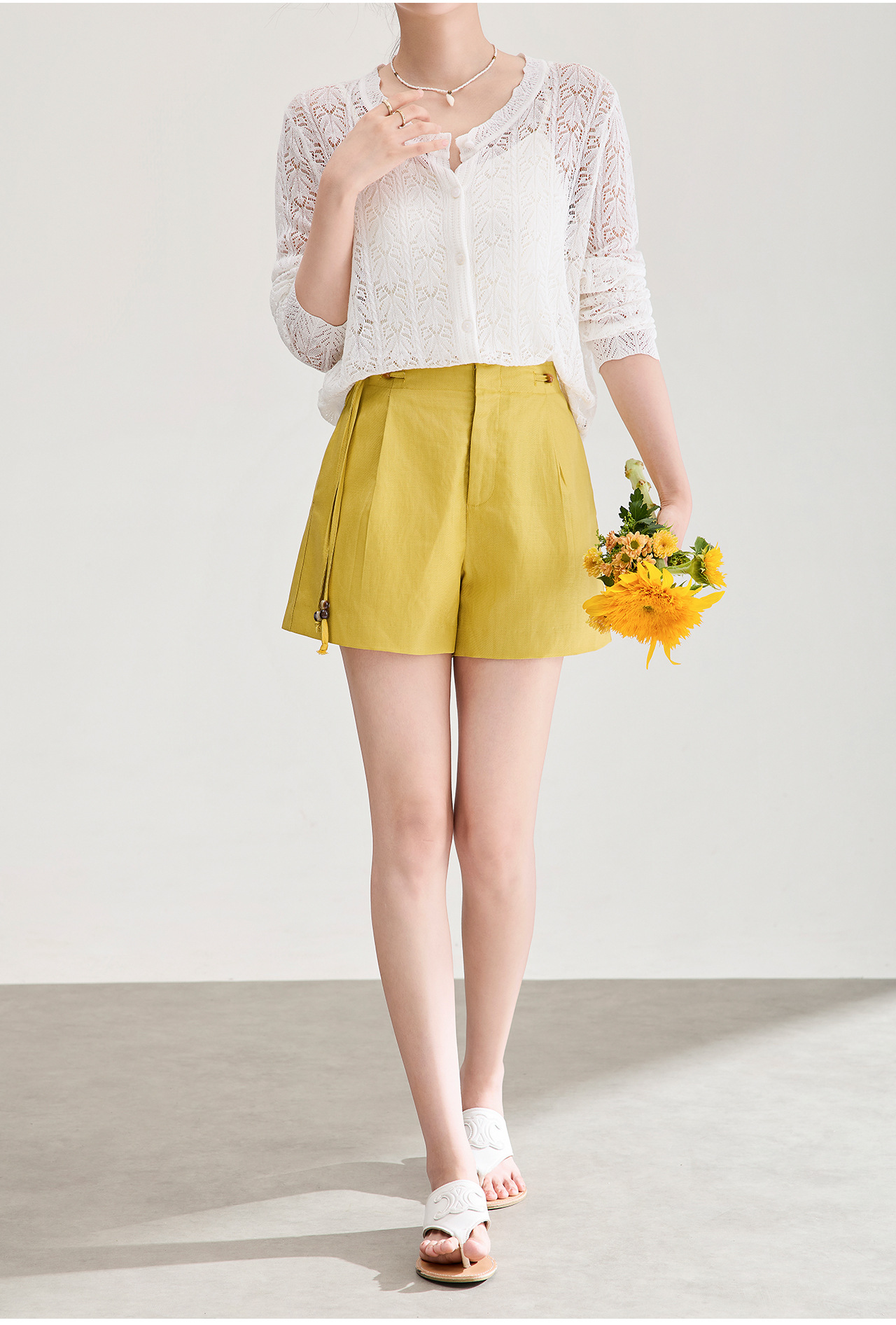 Quần short nữ cạp cao dây buộc phong cách quốc phong rộng thùng thình đính cườm — Xanh lông mòng đen chi tiết 2