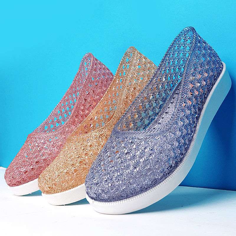 凉鞋女款妈妈夏天2025新防滑防水软底网眼镂空宽脚中老年人奶奶鞋