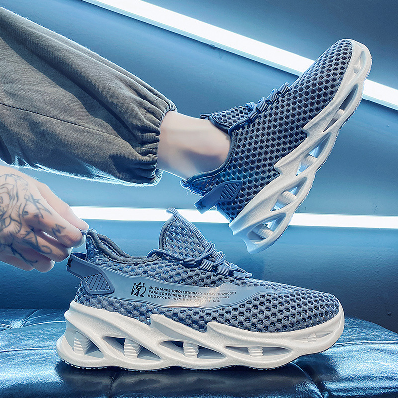 2022 summer sandals men's shoes Korean summer hole shoes men's beach shoes sports casual lightweight mesh breathable