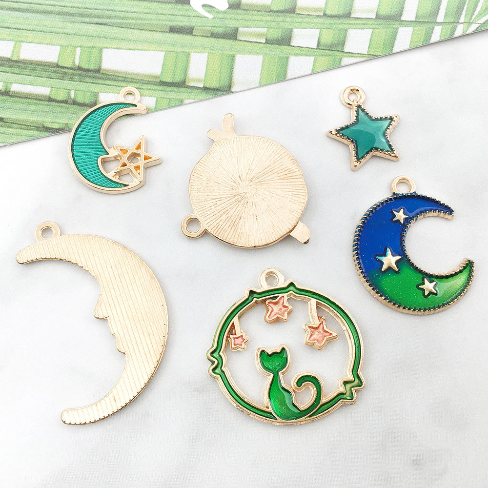 23g Weight Pendant Jewelry Making Type 21 * 25mm, 24*24mm, 24*32mm Jewelry Making Size Rhinestones Inlay Material DIY Jewelry Accessories Classification 1 Set Quantity Alloy Material Star, Moon, Cat Pattern Enamel, Inlay Design Casual, Simple Style Style 1 Set 21 * 25mm 24*24mm 24*32mm Alloy Rhinestones Star Moon Cat Pendant 13