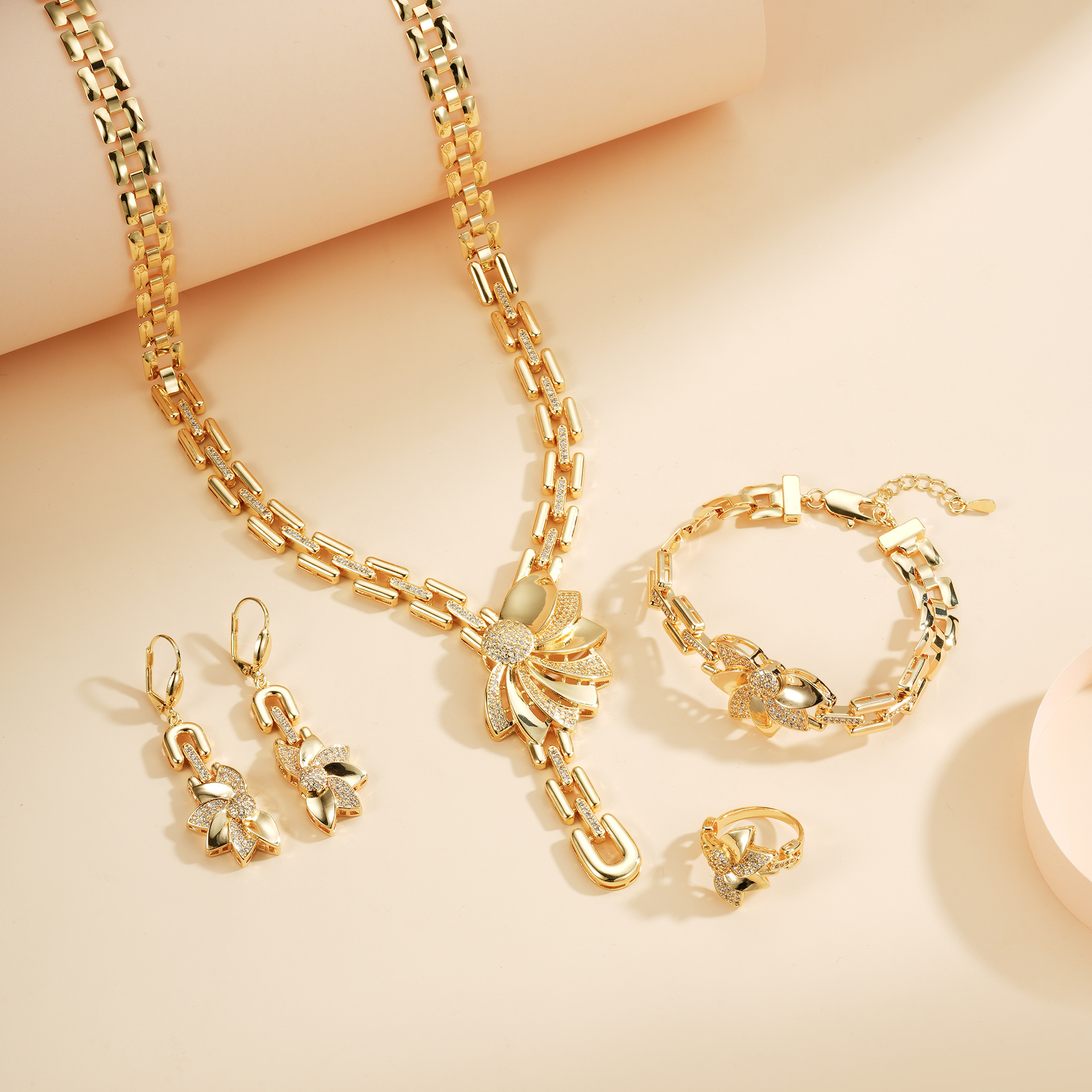 Diseño de moda de alta gama cadena de relojes pendientes anillo pulsera cadena de clavícula joyería conjunto Amazon joyería de comercio electrónico