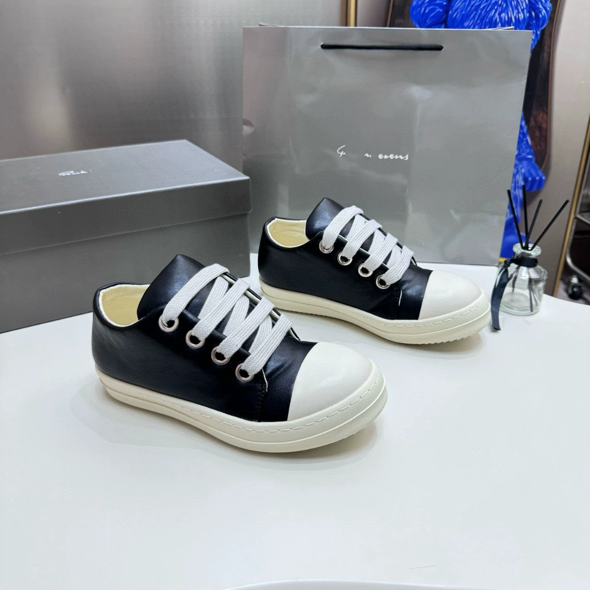 Ro2024 новые туфли, европейские и американские модные полные лоферы на толстой подошве, увеличивающие рост, универсальные кроссовки на массивных шнурках унисекс