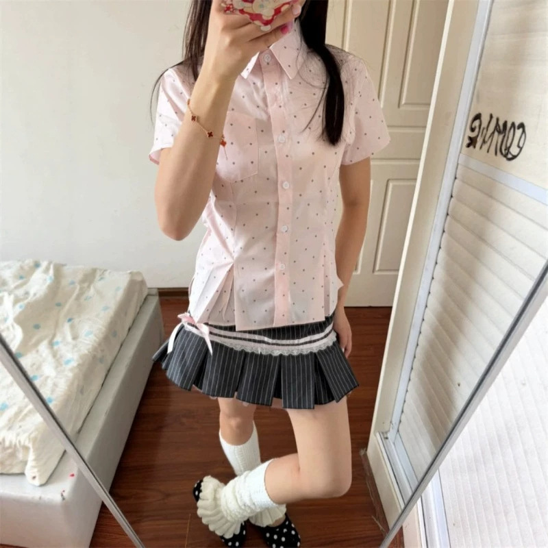 Korean-Style Sweet Slim-Fit Pink Polka Dot Turn-Down Collar Short-Sleeve Shirt for Women, Summer College Style, Slimming Regular Shoulder Top, Trendy Korean-Style Sweet Slim-Fit Pink Polka Dot Turn-Down Collar Short-Sleeve Shirt for Women, Summer College Style, Slimming Regular Shoulder Top, Trendy