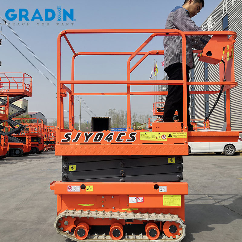 现货供应坑洼地面高空作业平台车液压支腿 履带式自行走升降机