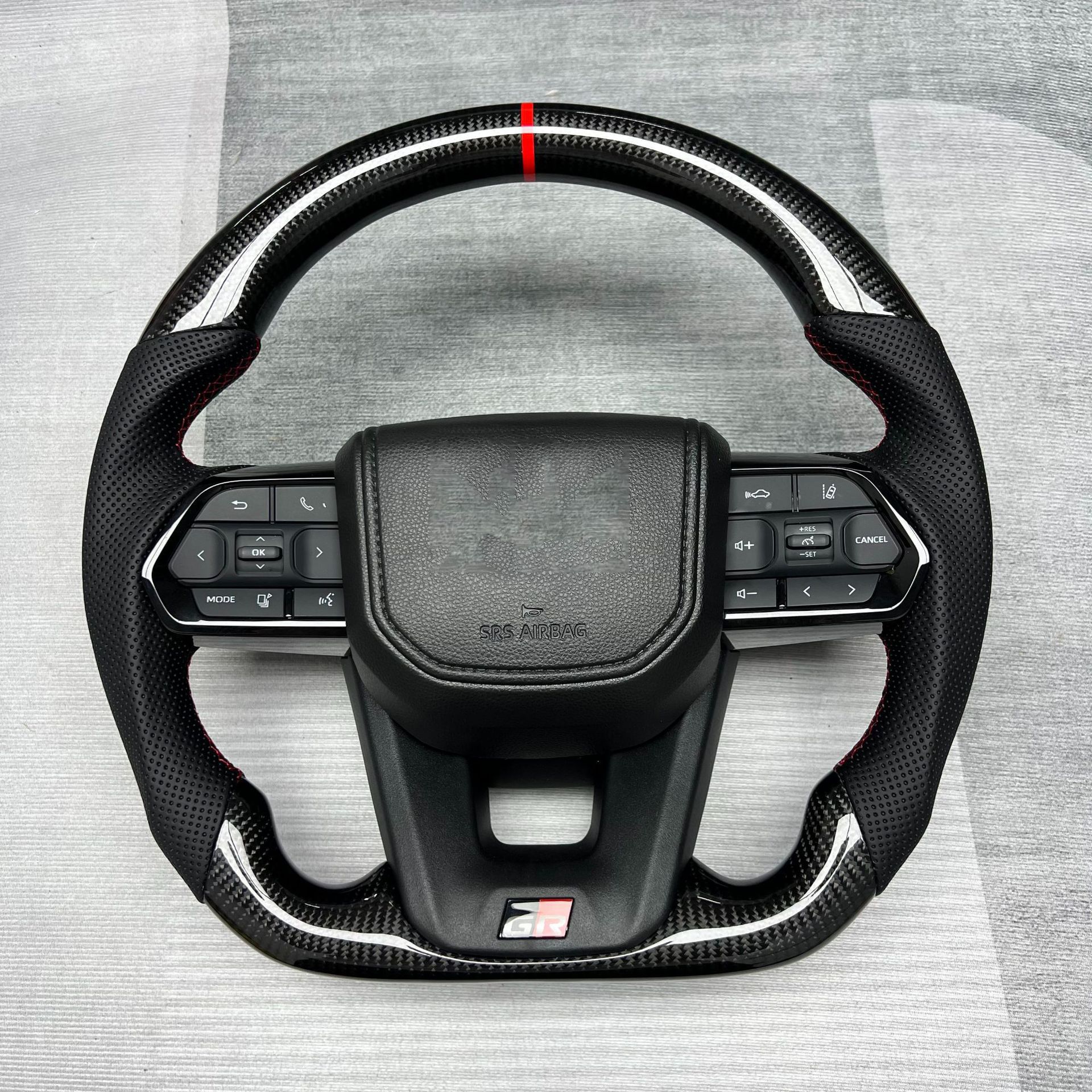 Carbon Fiber Steering Wheel Modification Suitable for Toyota Lc300, All Series Car Steering Wheels Can Be Customized for Order Processing