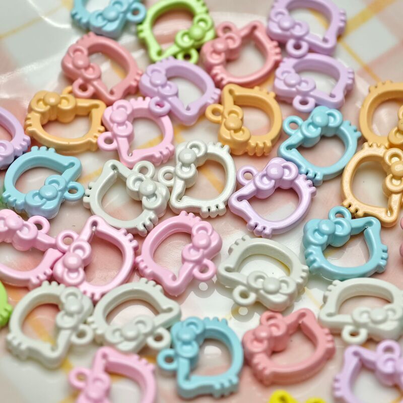Alloy Kitty Cat Cute Painted Hanging Hole DIY Accessories Phone Chain Handmade Keychain Jewelry Wholesale Pendant Alloy Kitty Cat Cute Painted Hanging Hole DIY Accessories Phone Chain Handmade Keychain Jewelry Wholesale Pendant