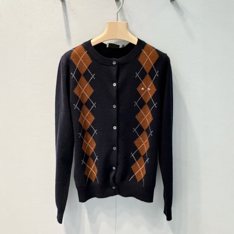 Nanyou Haute Couture Miu Series 25 Autumn Contrast Color Diamond Round Neck Cardigan Sweater Women's Slim Fit Top Trendy Brand