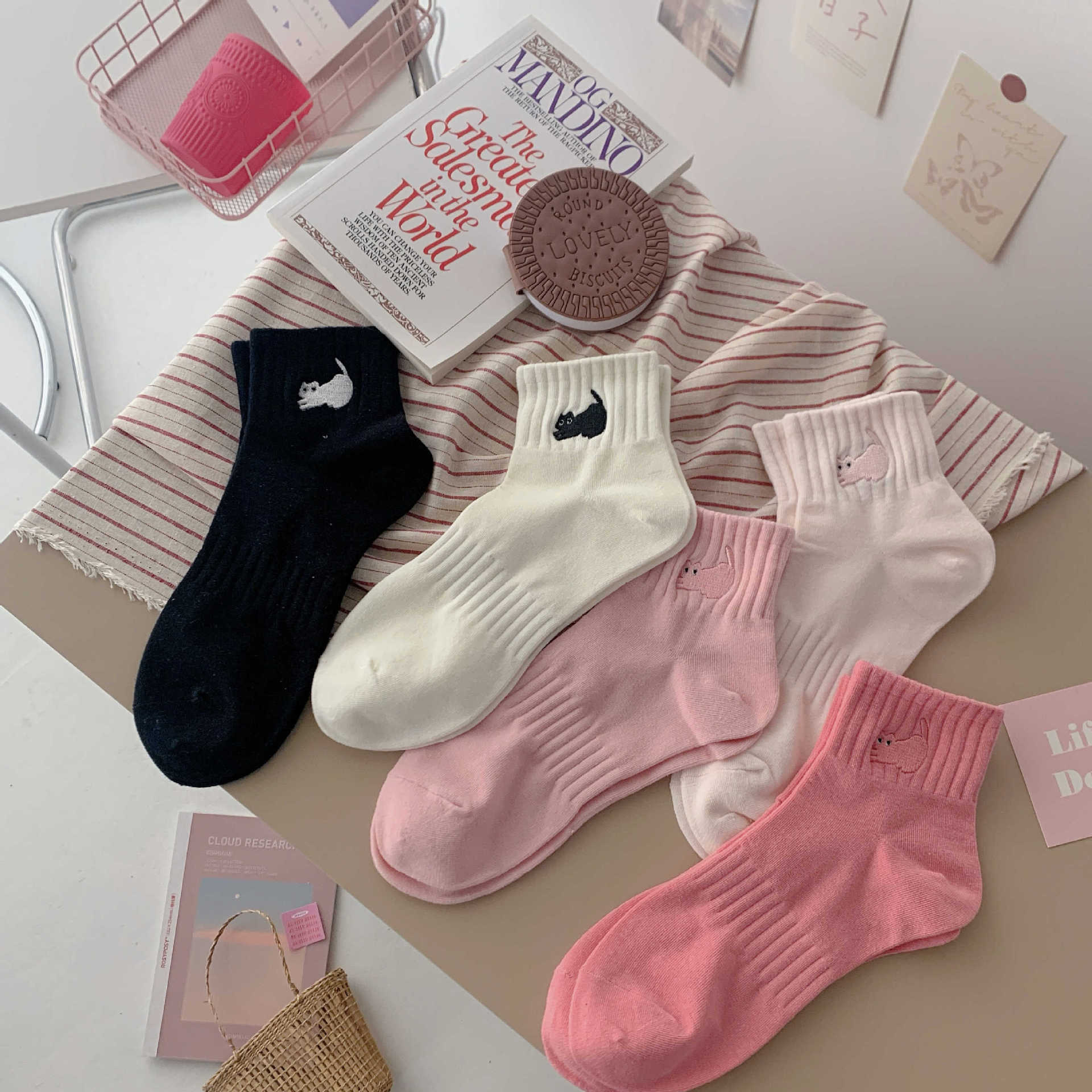 Cute Style Cute Women's Cat Cotton Crew Socks A Pair