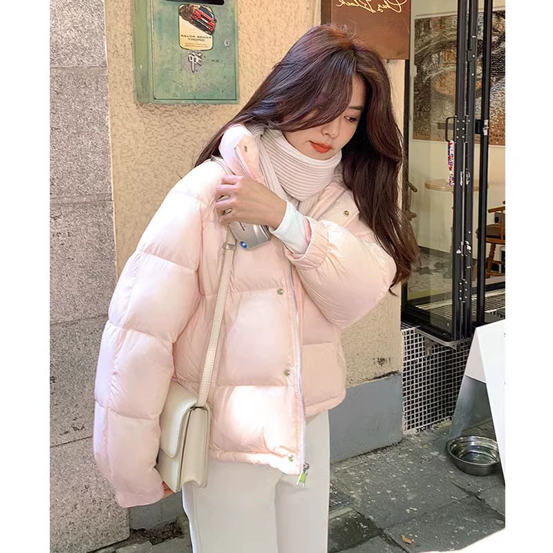 Little Xiangfeng легкий пуховик женский зимний 2024 новый свободный короткий маленький хлебный костюм хлопчатобумажная куртка