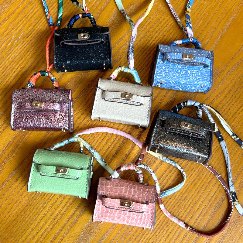 Little Red Book TikTok Live Hot Hot Selling Mini Kelly Bag Pendant Pendant Car Key Bag Coin Purse for Women