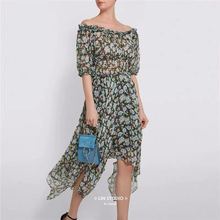 M家 19新款法式碎花印花一字领露肩不规则连衣裙93147 清货