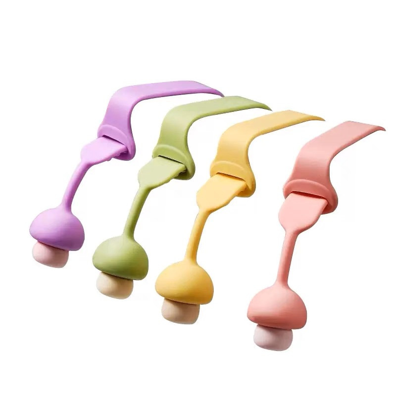 Toilet cover lifter is not dirty and portable toilet artifact…