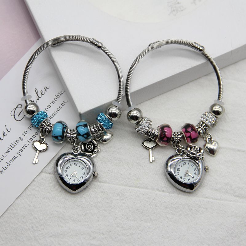 Quartz Movement Elegant Heart Shape Quartz Women's Watches