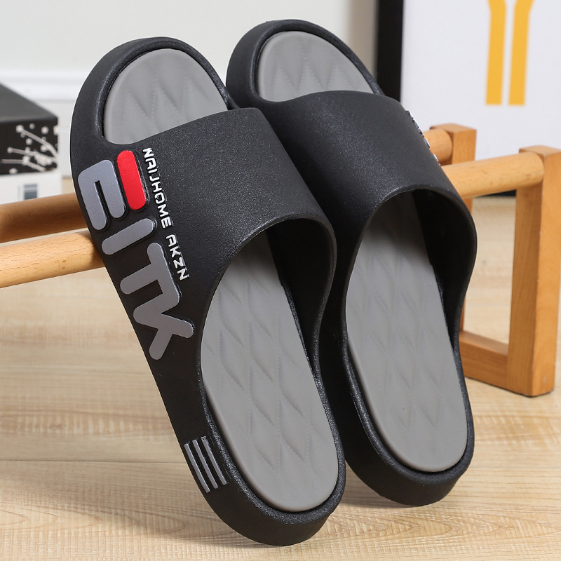 Zapatillas para hombres y mujeres antiolor fondo grueso interior baño doméstico antideslizante pareja de baño para usar zapatillas frías para hombres y mujeres