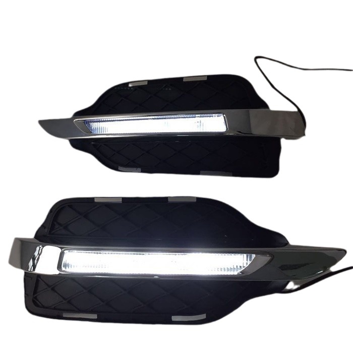 Aplicable a 13-16 Mercedes-Benz W204 Luz de marcha diurna GLK300 GLK350 LED modificación de la luz de marcha diurna