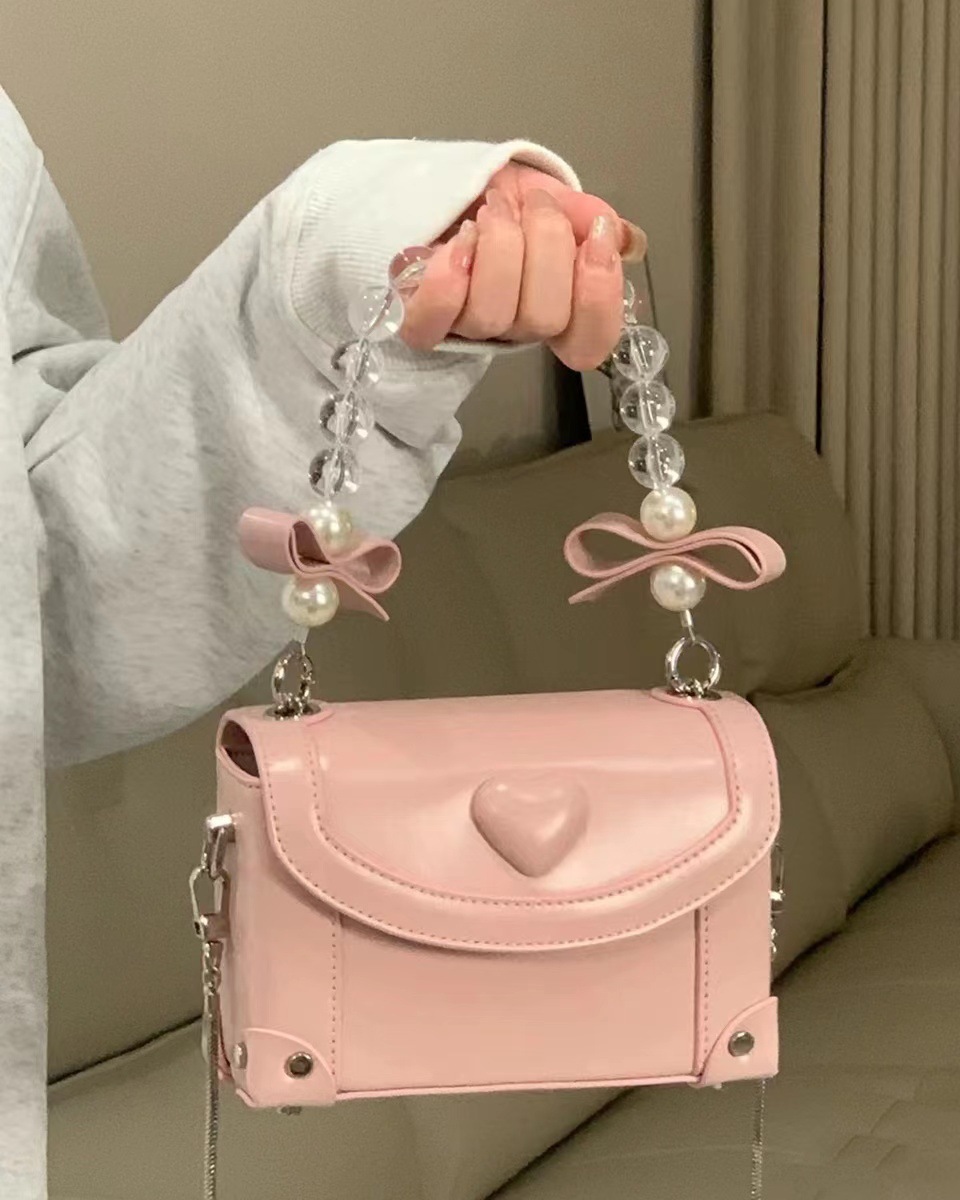 Borsa a tracolla portatile con catena di perle e scatola di cristallo con cuore rosa pesca 2023 di nuovo design da donna_voghion.com
