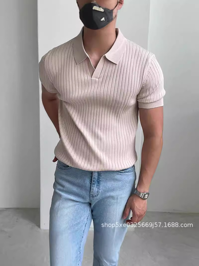 Camisa de polo de punto cruzado con cuello en v de productos europeos, suéter de manga corta elástico ajustado para hombre, solapa, camiseta fresca, suéter de seda helado