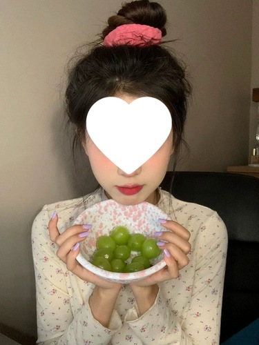 DeRong Ruffled Half-High Neck Base Shirt for Women: Chic Floral Design, Slim-Fit Inner Layer Top in American Style—Perfect for a Spicy Yet Charming Look