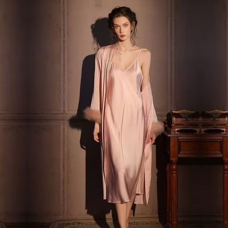 Extra Large Size 150kg Bridal Robe Wedding Nightgown for Women, Sexy and Luxurious Feather Robe Two-Piece Set Extra Large Size 150kg Bridal Robe Wedding Nightgown for Women, Sexy and Luxurious Feather Robe Two-Piece Set