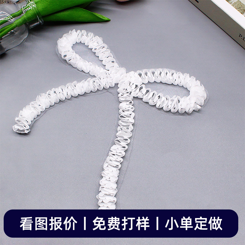 �������Ƶ�����ɴ��������������װ�ΰ�ɫ�����Ḩ�Ϸ�������