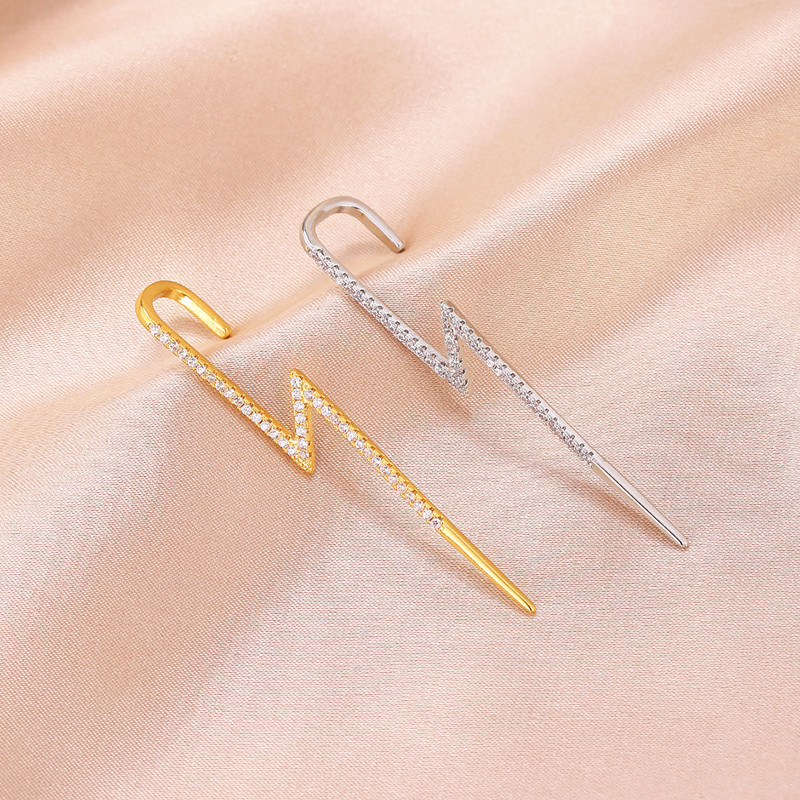 Nuevo estilo europeo y americano estilo frío diamante incrustado gancho para la oreja personalizado piercing oreja pin hembra rayo hoja oreja clip oblicua línea oreja espárragos