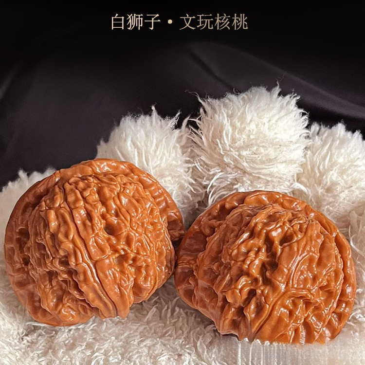 【精品】文玩核桃白狮子闷尖狮子头盘玩包浆麻核桃老树百年手批发