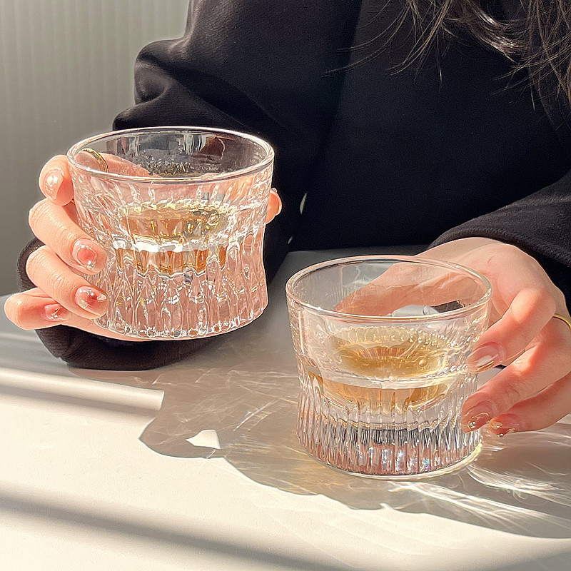 Vaso de cristal de fondo grueso de lujo ligero con rayas verticales tazas de whisky tazas de vino extranjeras tazas de hockey tazas de café espresso