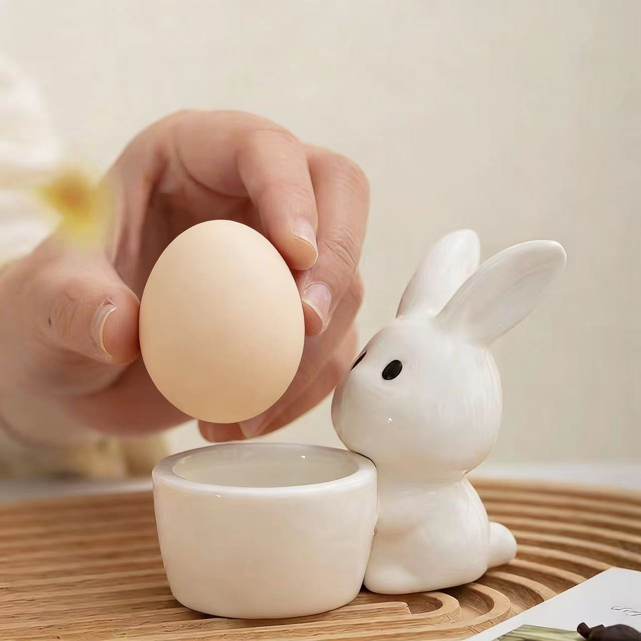 Ins-style egg holder ceramic animal Easter bunny egg holder cup cute egg cup high-footed egg holder stand