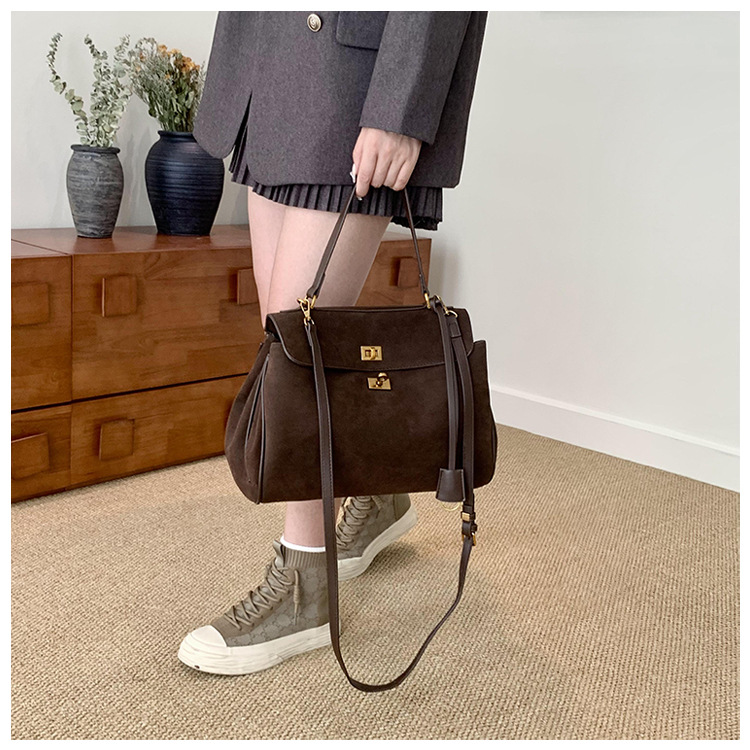 2024 Schulter Premium Matte Rodeo Trendy Vielseitige Umhängetasche Große Kapazität Pendler Handtasche_voghion.com