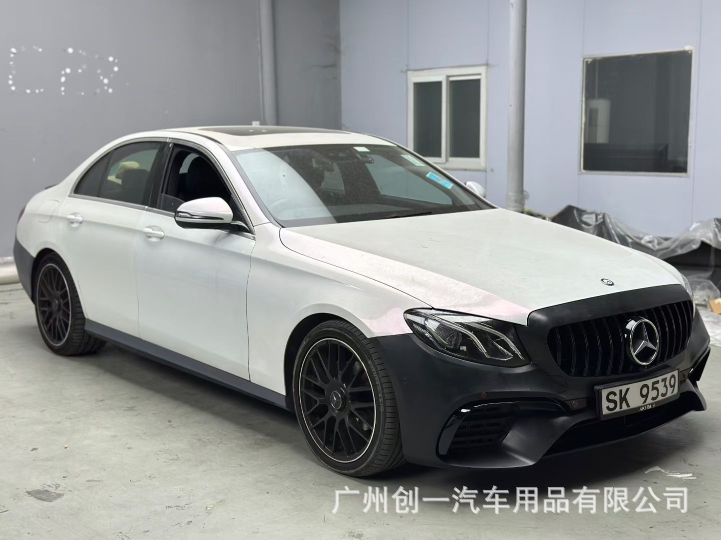 Suitable for Mercedes-Benz E-Class W213 16-20 models, modified to E63 AMG body kit with front and rear bumpers, grille, hood, and fenders