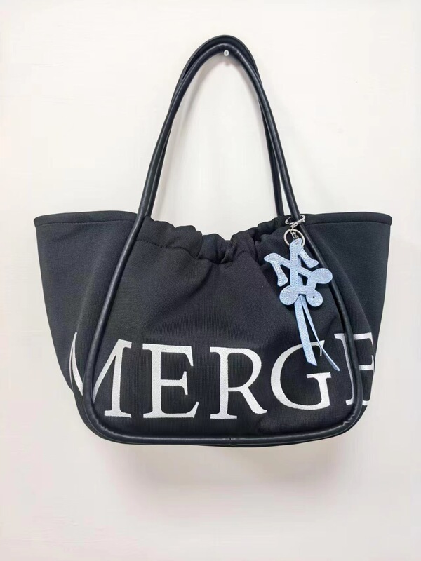 MERGE 新型单肩中号尼龙布包慵懒风时尚简约纯色抽绳女士单肩包字|undefined