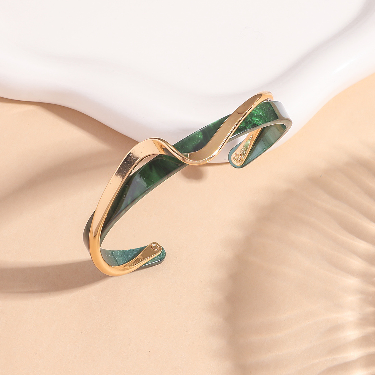 Europa y los Estados Unidos explotaron transfronterizos alta sensación de brazalete de geometría de zircón universal ligero de lujo nicho sensación de diseño pulsera joyería al por mayor