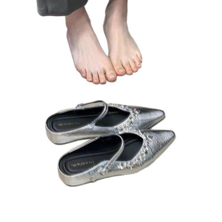 Aumento interior 3CM punta puntiaguda plata diamantes de imitación Baotou medias pantuflas zapatos de mujer ropa exterior 2025 primavera y verano zapatos franceses individuales
