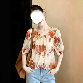 有货  2026夏季法式复古印花泡泡袖短袖上衣新款红茶风衬衫女