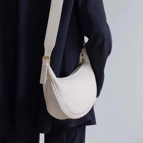 Designer niche women's bag for leisure and commuting, crescent moon crossbody bag, versatile dumpling bag with a sense of elegance.