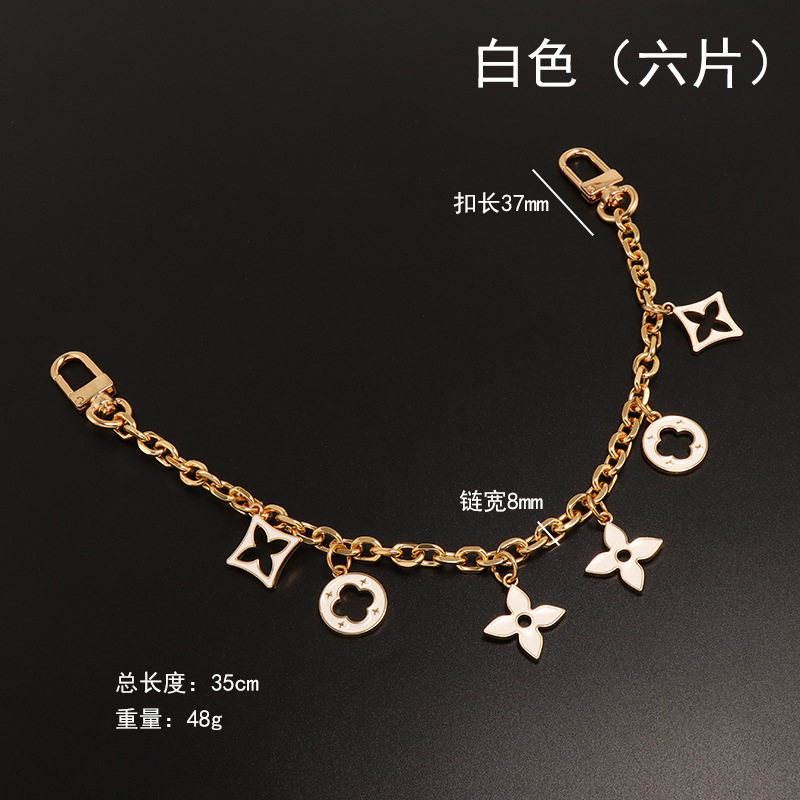 6 white hangings 35cm chains