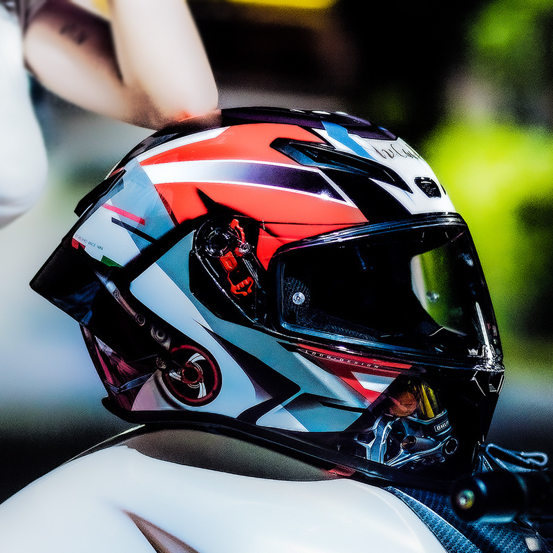 Casco de motocicleta certificado 3C, casco integral de invierno con doble lente para motocicletas y vehículos eléctricos, estilo moderno disponible para venta al por mayor.