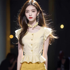 独特の美しい黄色の小さいシャツの洋風の独特な気質は軽くて熟しています。