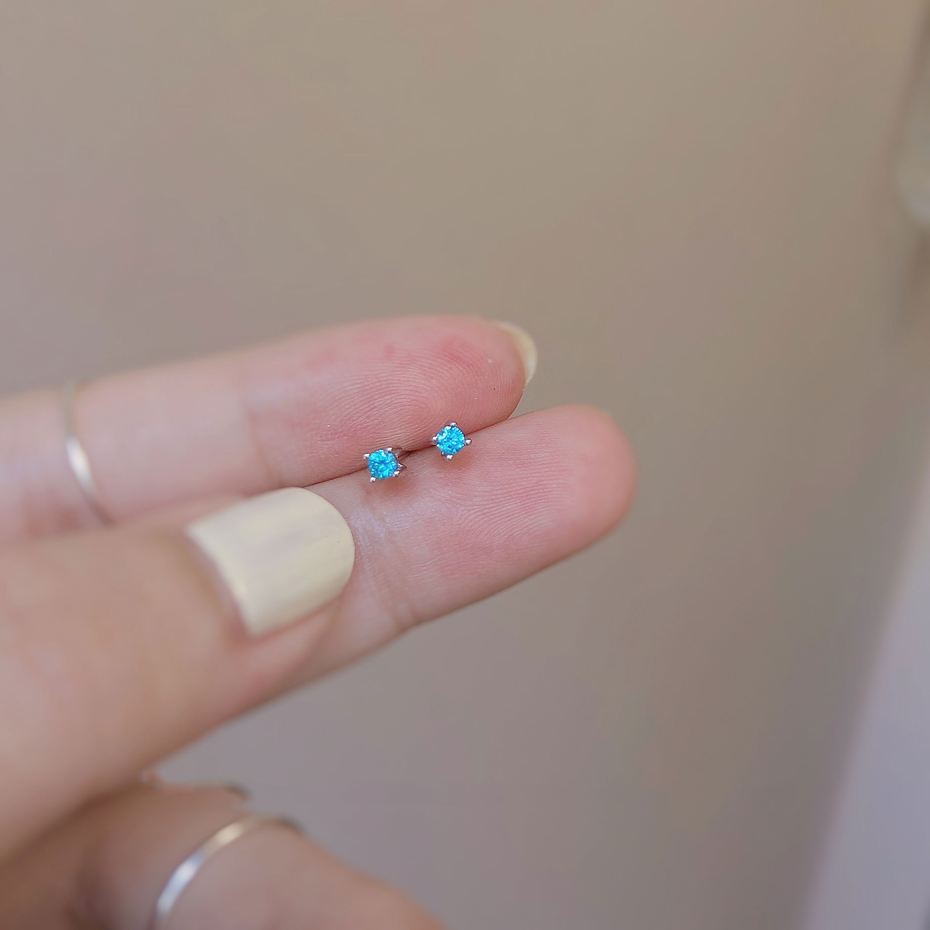 O1CN01scZXQl2Ggf24Wfid4_!!2505