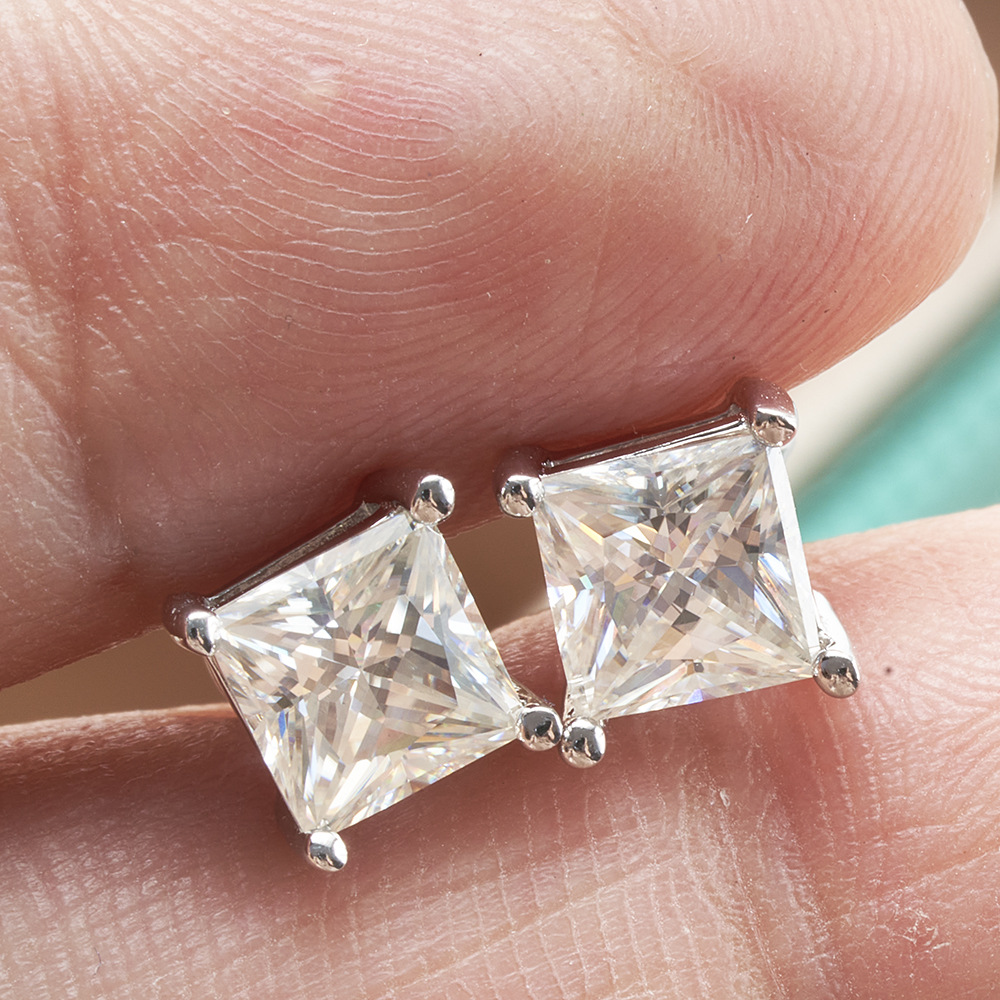 S925 pernos de plata de forma especial pernos de diamond de moissan cuadrados de 1 / 2 quilates color D pernos de piedra de moissan cuadrados VVS