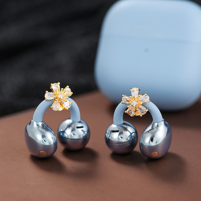 Minimalist five-petal design suitable for Freeclip 1/2 generation ear clip diamond buckle Bluetooth earphone accessories, niche original cross-border product Minimalist five-petal design suitable for Freeclip 1/2 generation ear clip diamond buckle Bluetooth earphone accessories, niche original cross-border product