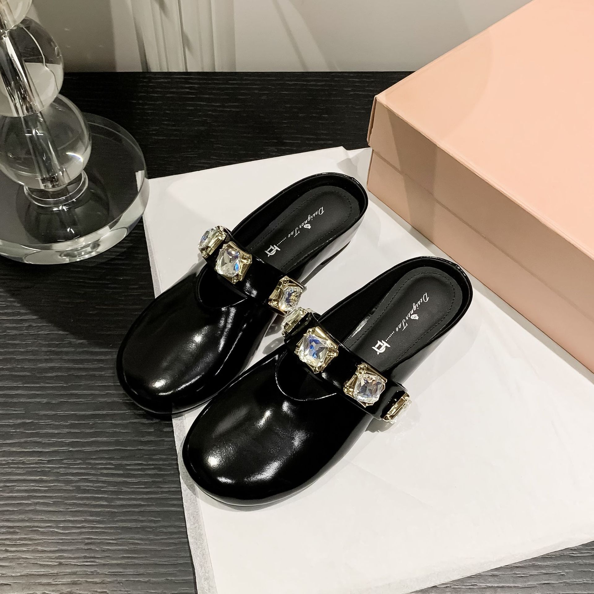 Dép mule nữ bít mũi đính đá rhinestone, gót dốc tăng chiều cao, phong cách ins — Màu đen, Màu vàng, Màu bạc chi tiết 7