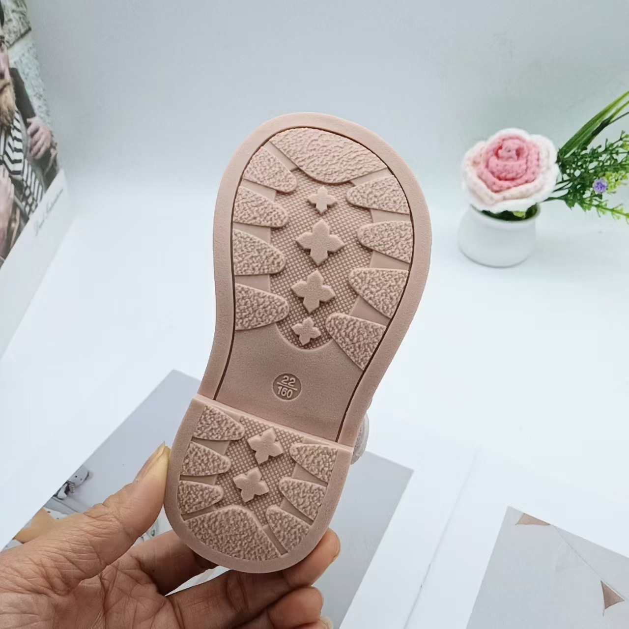 Zapatos de cuero de otoño para niñas, zapatos de punta cuadrada con dibujos animados para niñas pequeñas, zapatos planos de princesa de suela blanda, zapatos ligeros para niñas