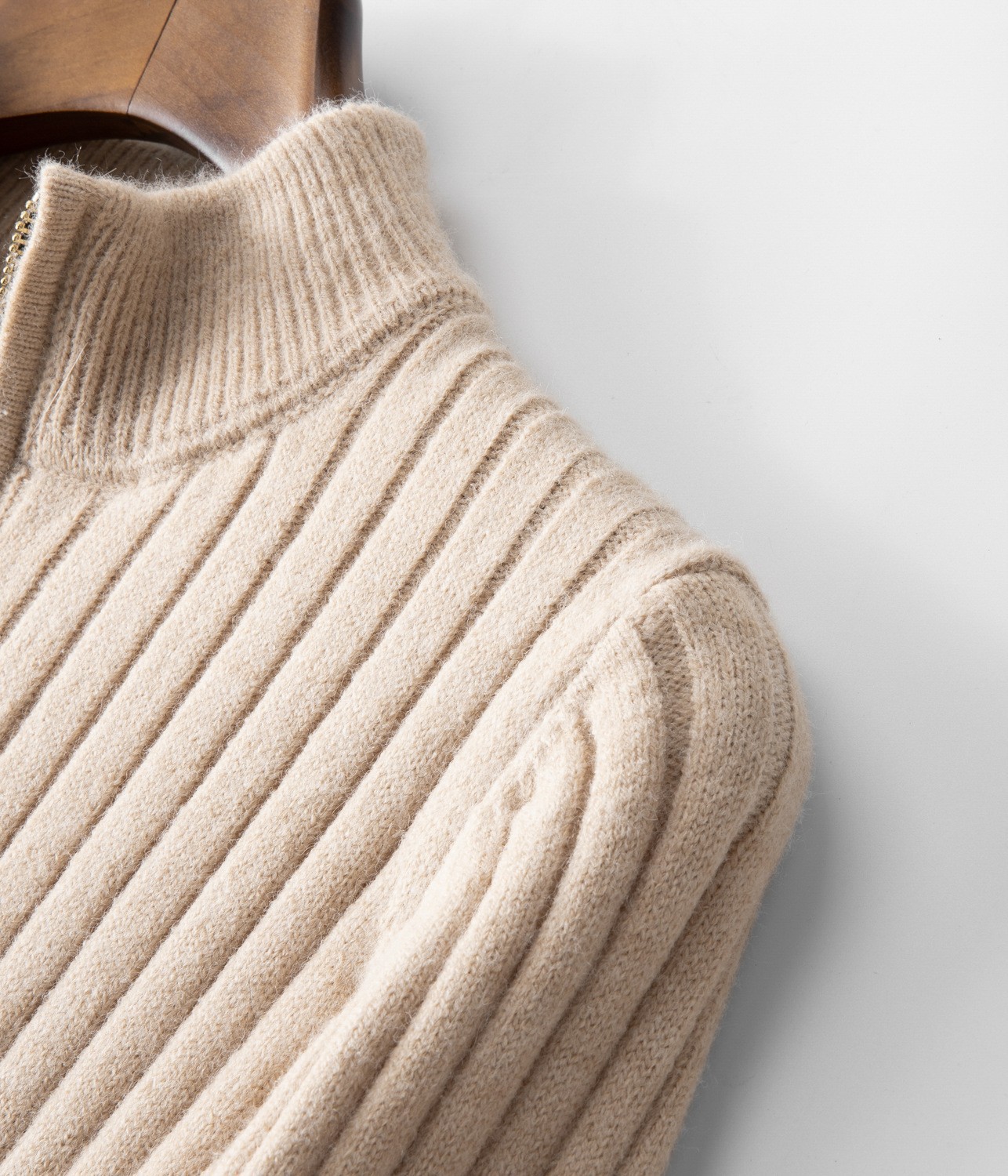 Men's Jacquard Striped Knitted Sweater With Stand-up Collar Zip_voghion.com