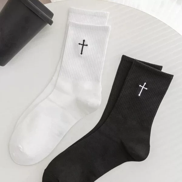 Socks for men and women with black and white two-color tube socks love cross letter striped fashion versatile comfortable socks